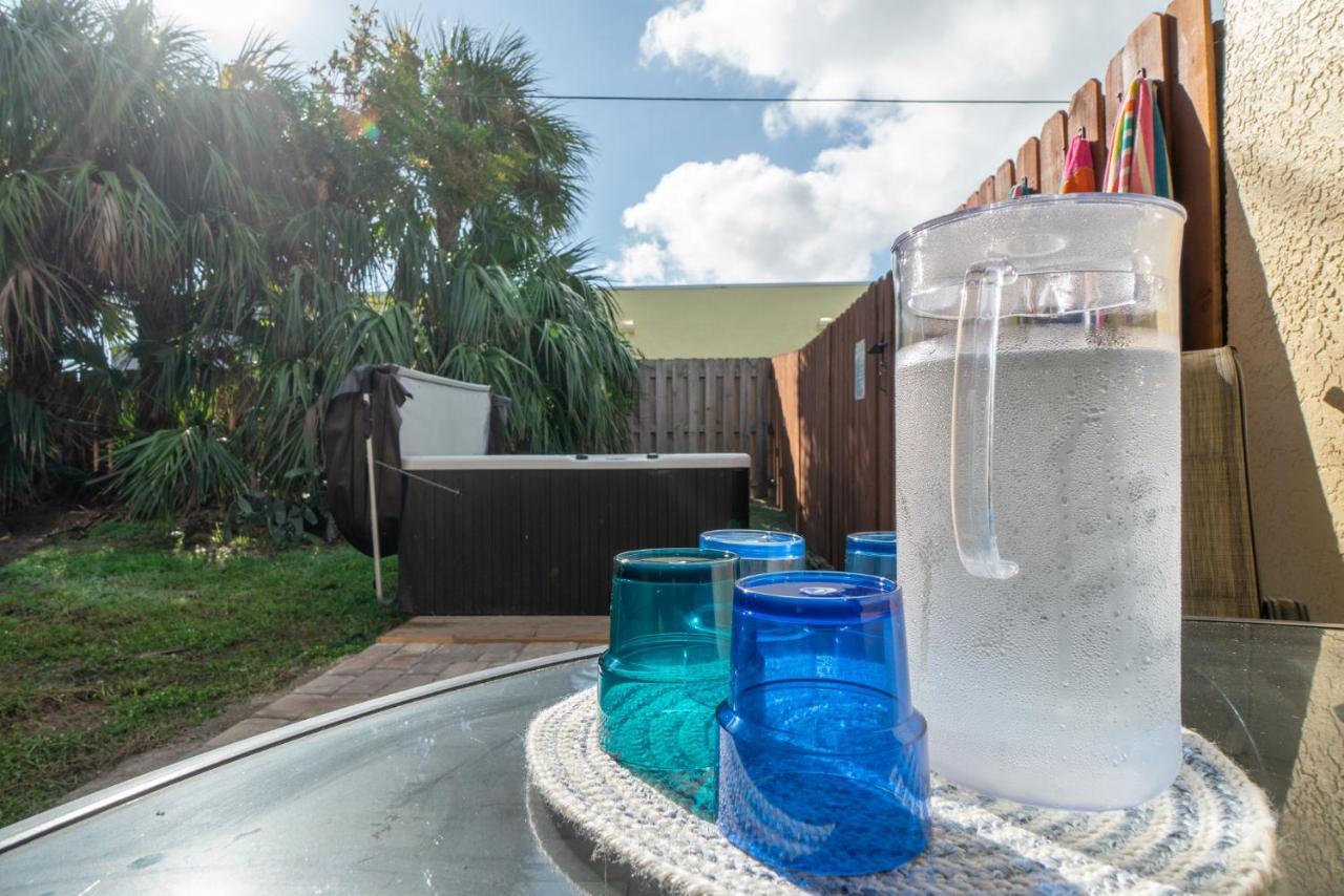 Heart Of The Waves - 3Br & 2Ba Beach Retreat - New Hot Tub - Outside Patio With Grill & Seating, Steps To Fun! Мелбърн Екстериор снимка