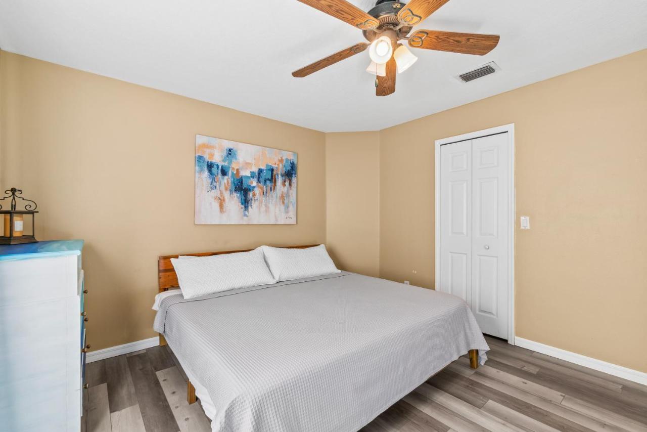Heart Of The Waves - 3Br & 2Ba Beach Retreat - New Hot Tub - Outside Patio With Grill & Seating, Steps To Fun! Мелбърн Екстериор снимка